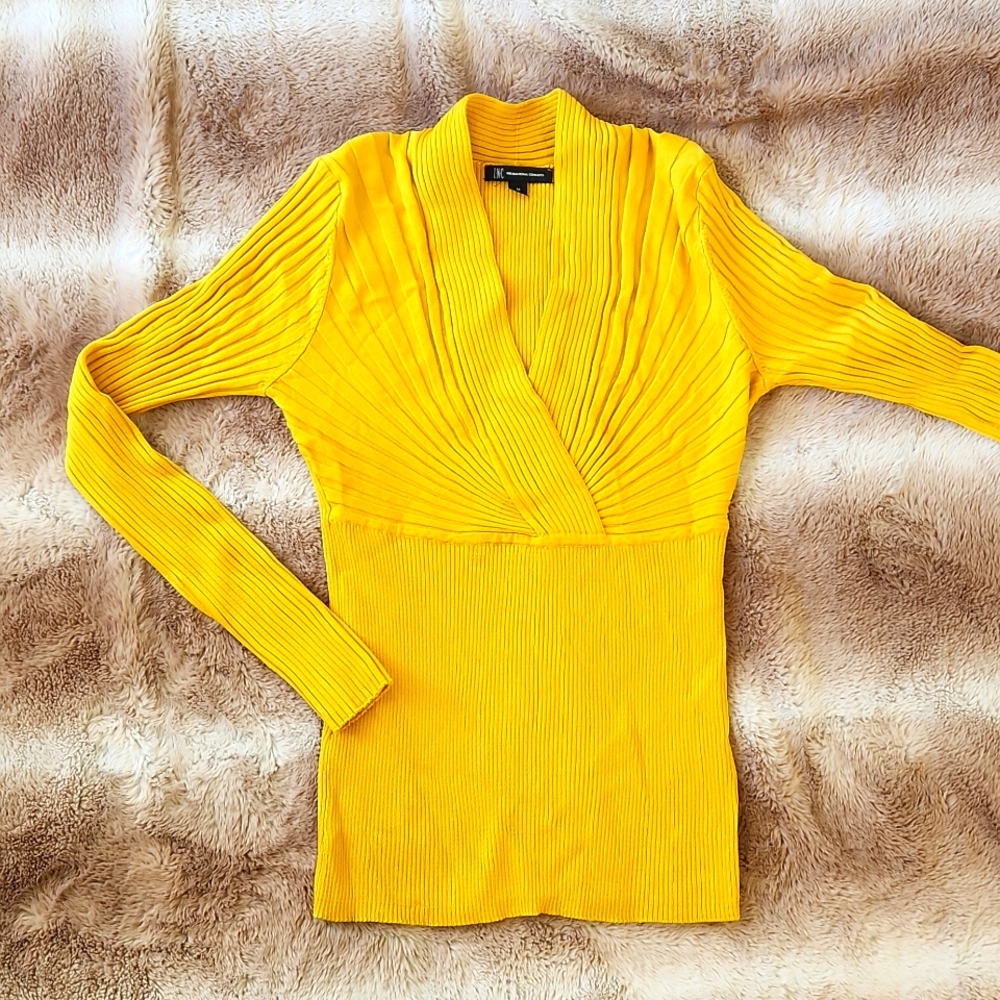 🤠International Concepts Medium Yellow Top